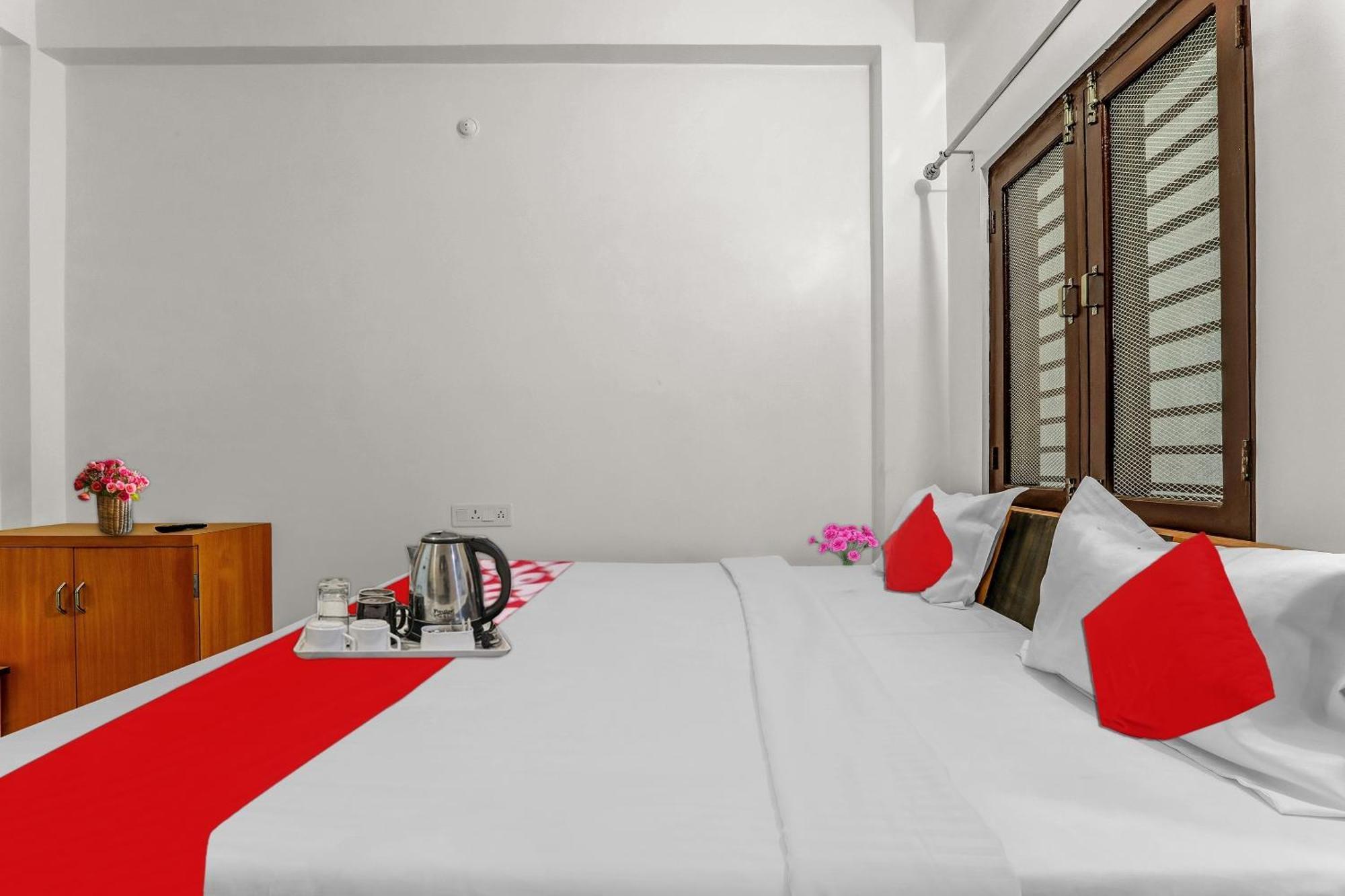 Hotel Oyo Flagship Royal Residency Lucknow